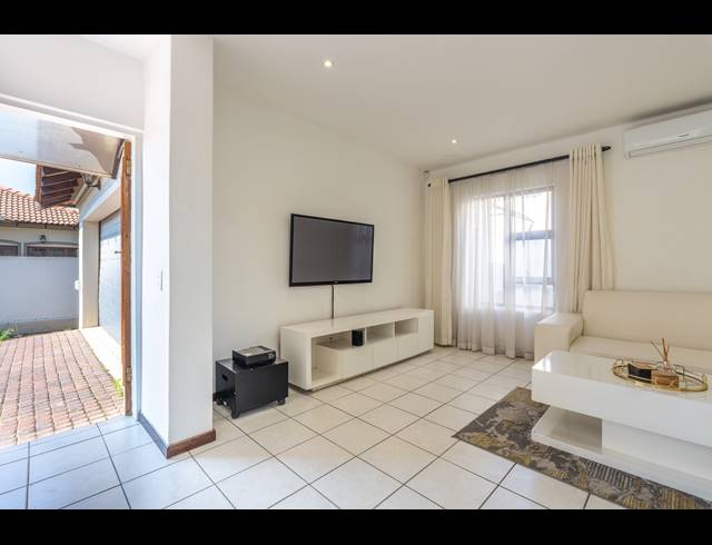 3 BEDROOM CLUSTER FOR SALE IN BROADACRES